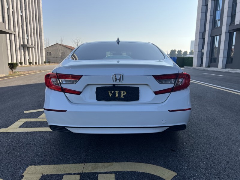 岳阳18年本田雅阁8