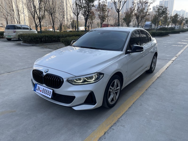 济宁22年宝马1系4