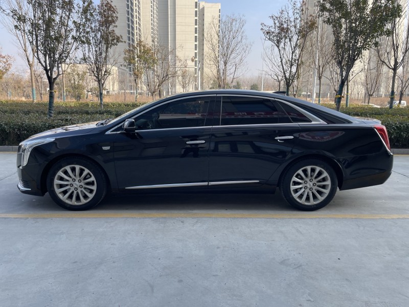 济宁19年凯迪拉克XTS7