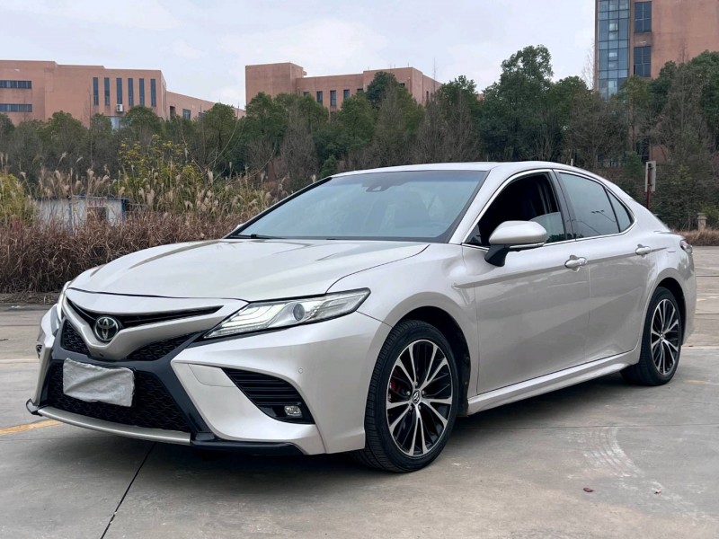 长沙19年丰田凯美瑞3