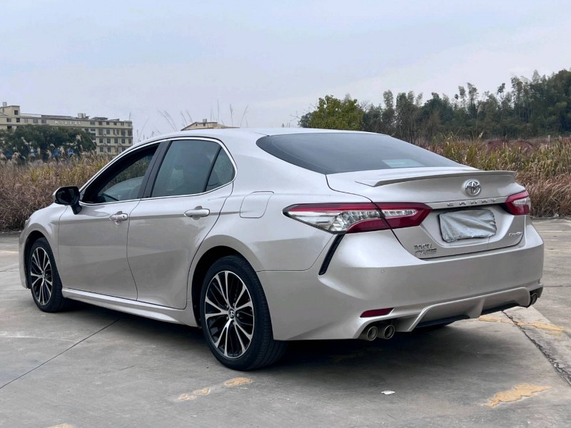 长沙19年丰田凯美瑞7