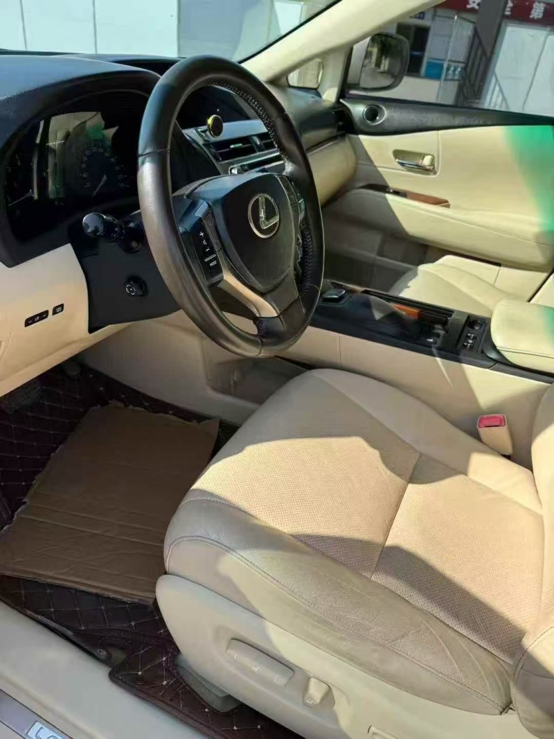 广州12年雷克萨斯RX7