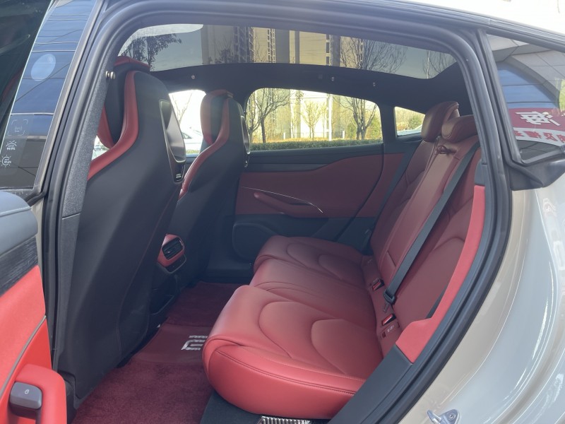 济宁24年小米SU77