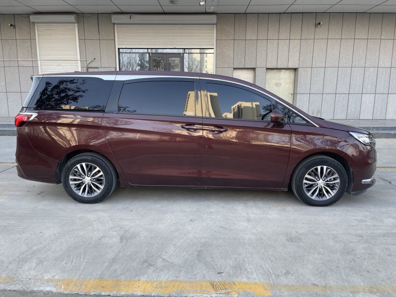 濟寧22年別克GL85