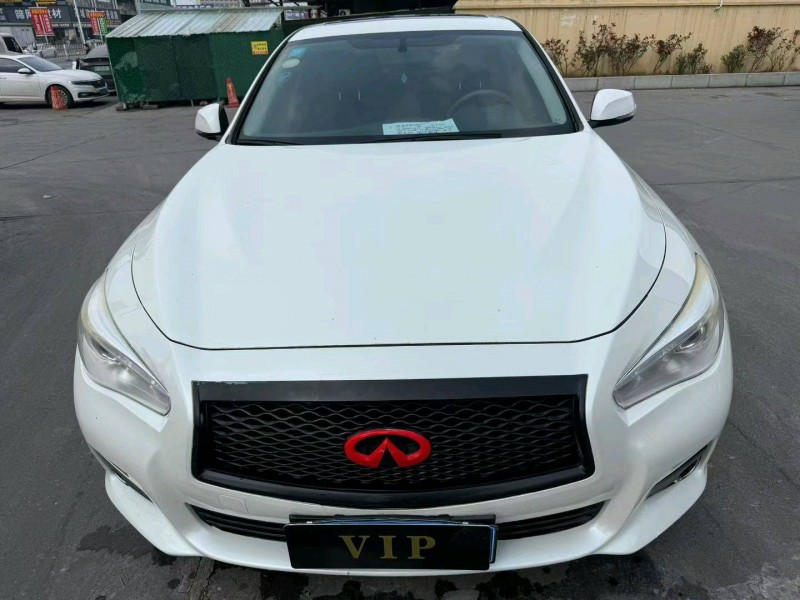 襄阳17年英菲尼迪Q501