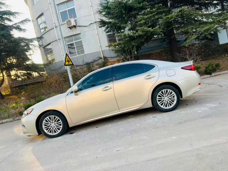 煙臺18年雷克薩斯ES3