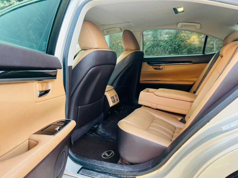 煙臺18年雷克薩斯ES4