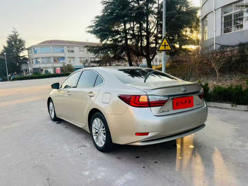 煙臺18年雷克薩斯ES8