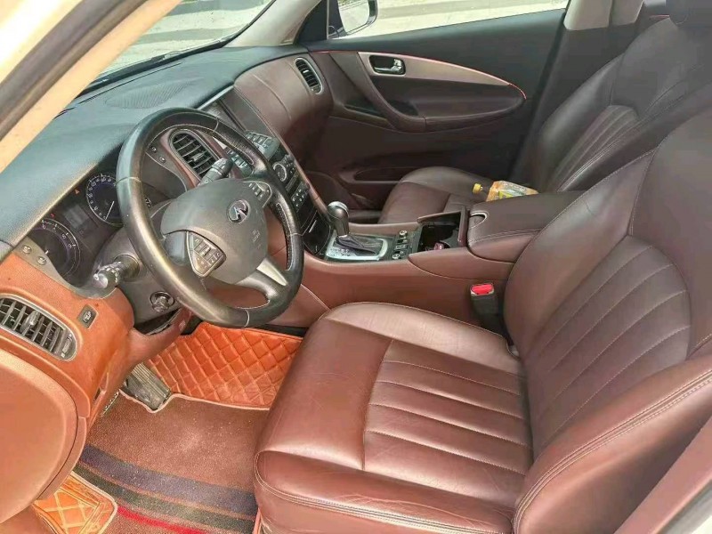 青島17年英菲尼迪QX508