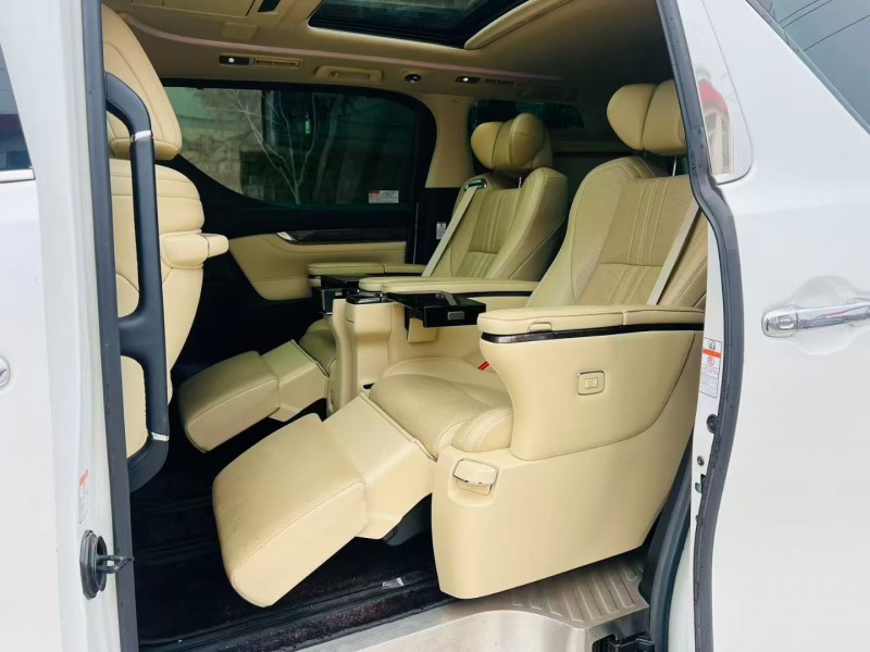 烟台21年丰田威尔法4