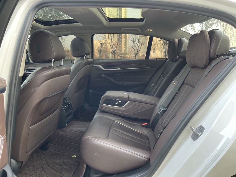 济宁21年宝马5系6