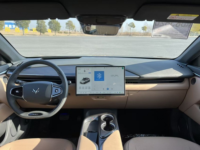 盐城25年极狐汽车阿尔法7