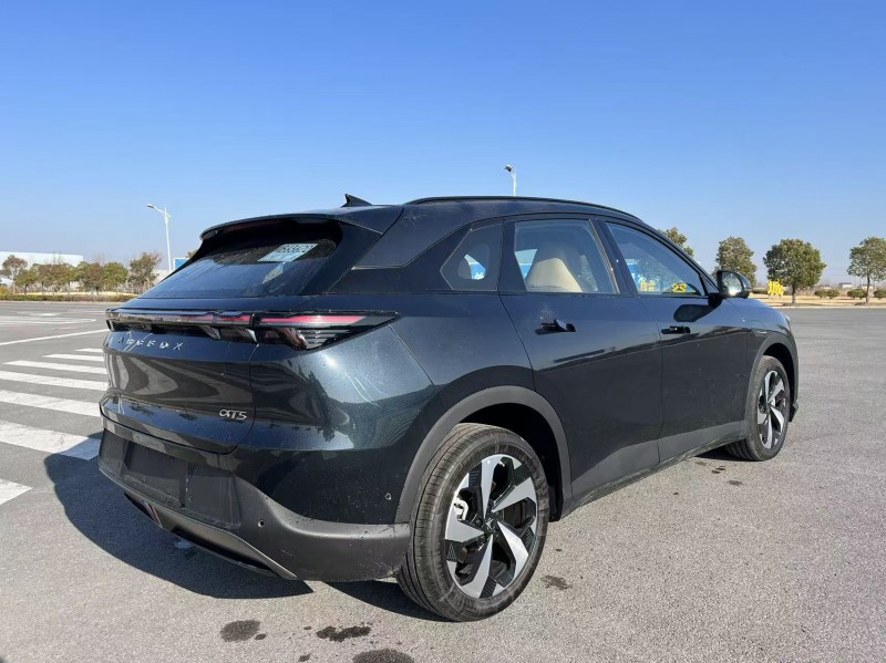 盐城25年极狐汽车阿尔法8