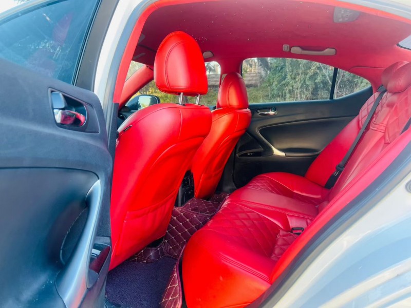 烟台10年雷克萨斯IS4