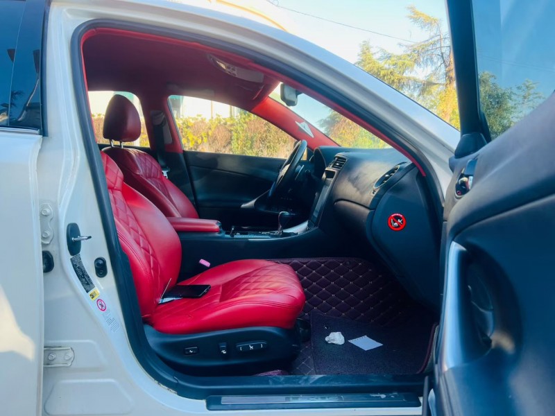 烟台10年雷克萨斯IS5