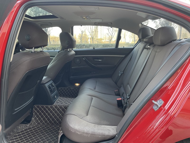 济宁18年宝马3系6