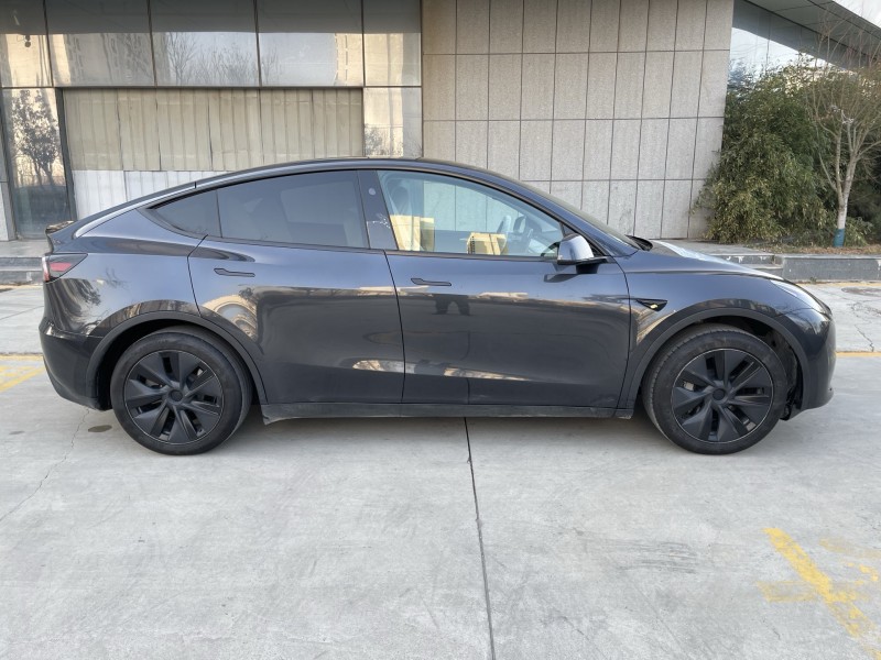 济宁25年特斯拉MODEL Y8