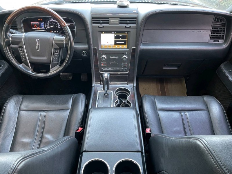 济宁18年林肯领航员6