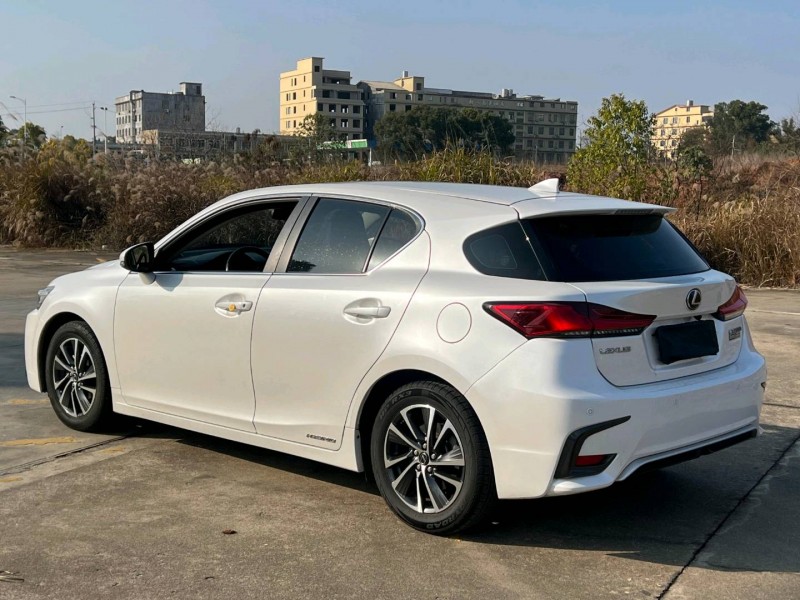 长沙18年雷克萨斯CT9