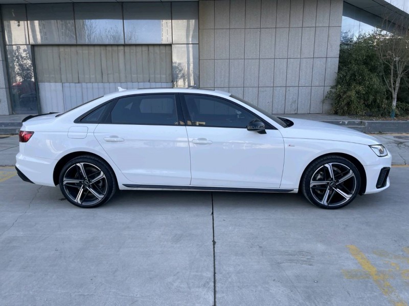 济宁24年奥迪A4L3