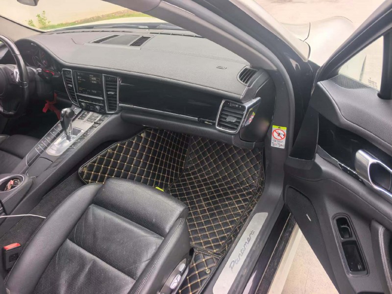 玉林14年保时捷帕拉梅拉9