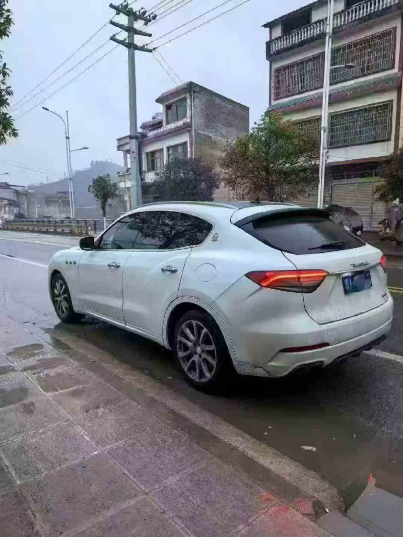 遵义18年玛莎拉蒂Levante8
