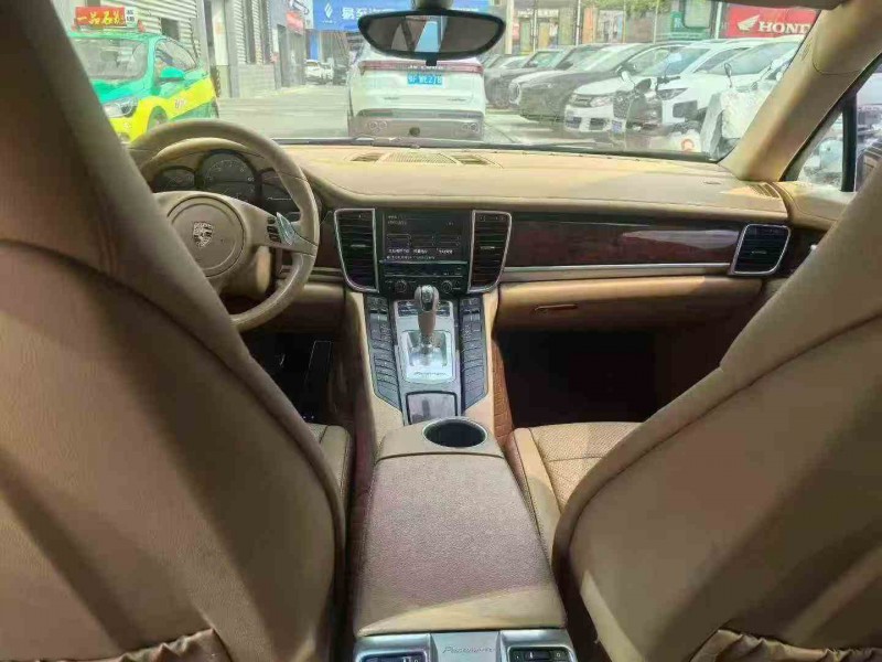 荆州12年保时捷帕拉梅拉4