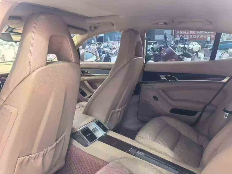 荆州12年保时捷帕拉梅拉6