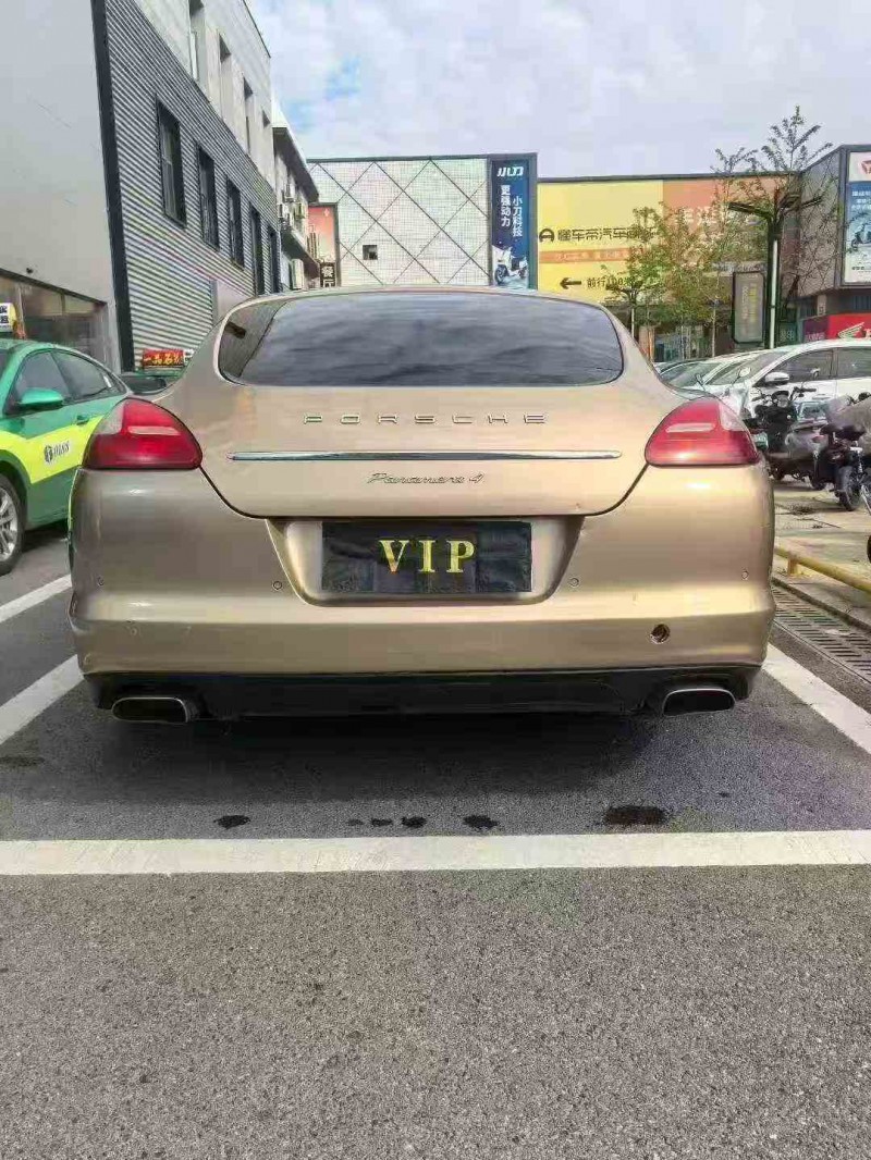 荆州12年保时捷帕拉梅拉9