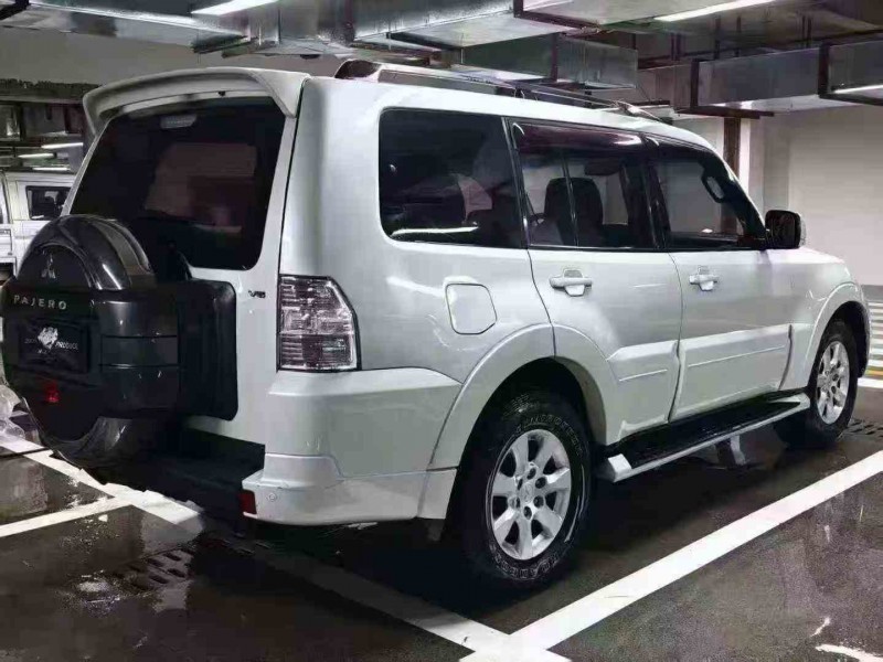 安順18年三菱帕杰羅7