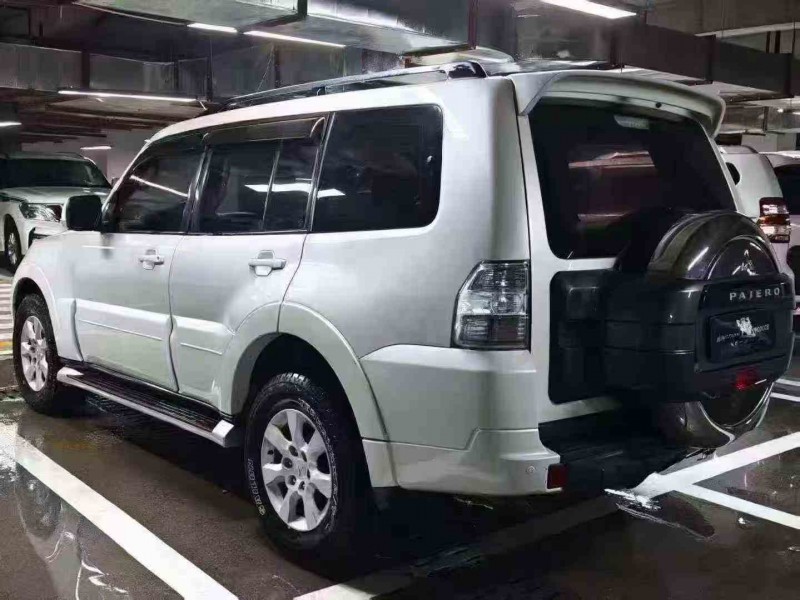 安順18年三菱帕杰羅8