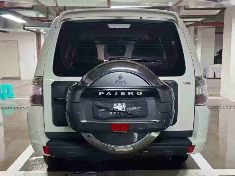 安順18年三菱帕杰羅9