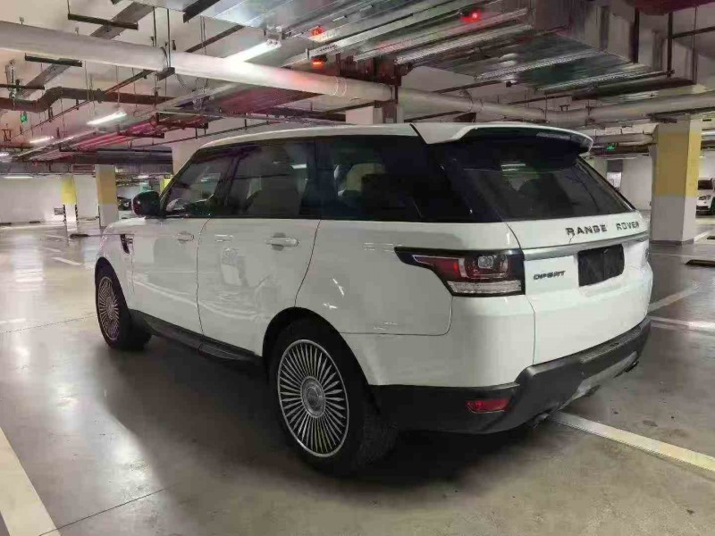 德阳17年路虎揽胜运动7