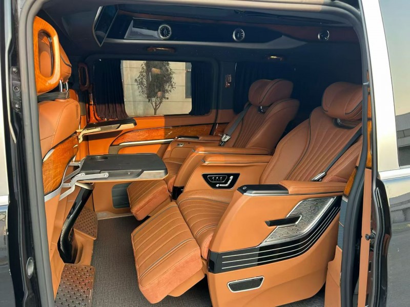 徐州24年奔馳威霆4