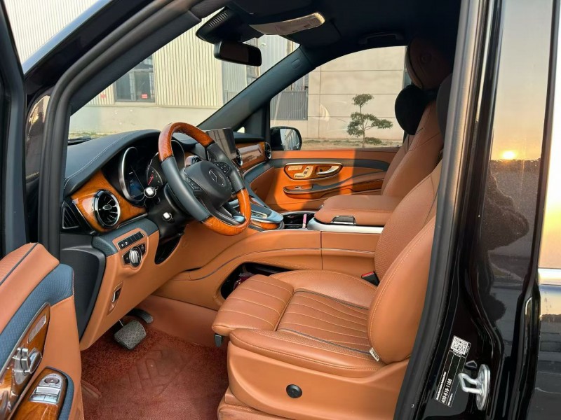 徐州24年奔馳威霆6