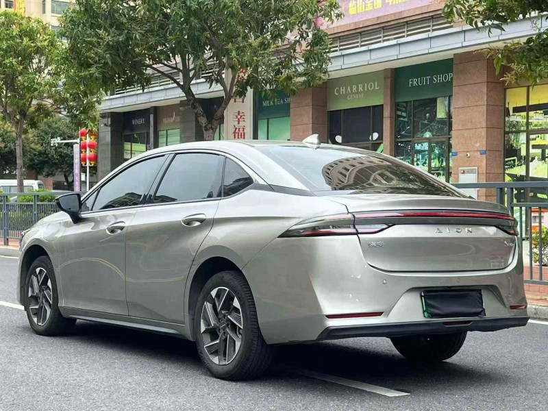 湛江25年傳祺埃安S8