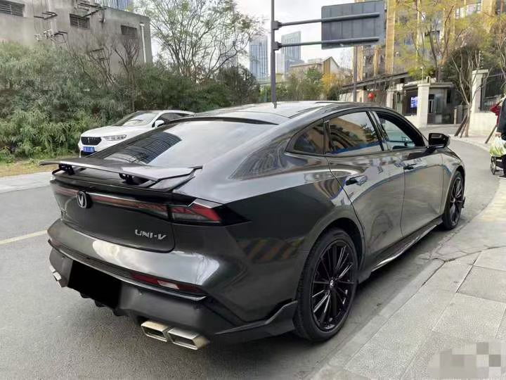 成都24年长安汽车UNI8