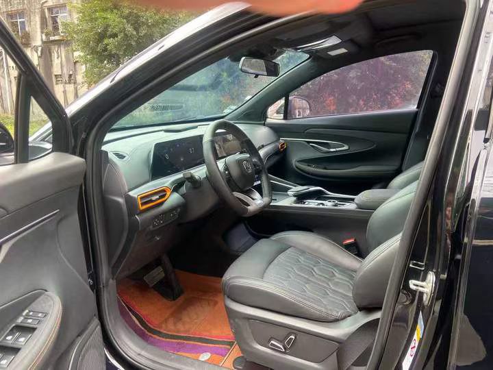 成都22年长安汽车UNI4