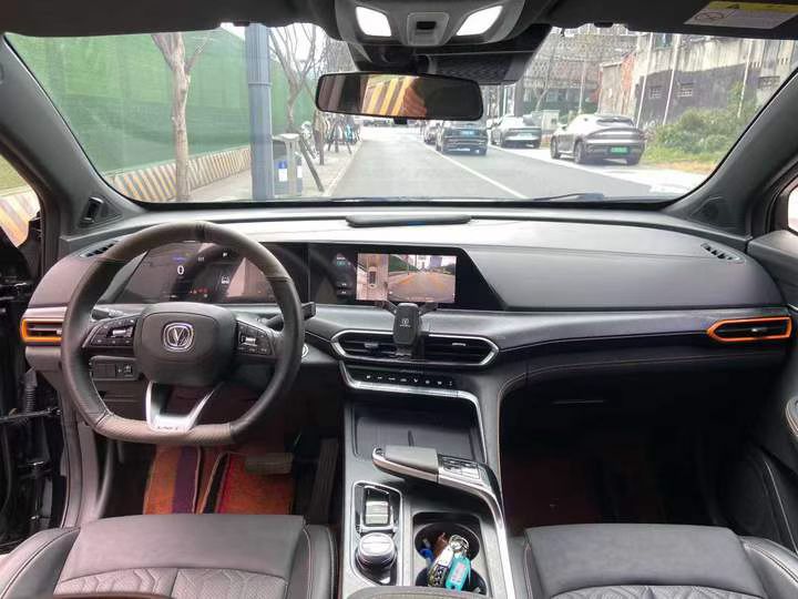 成都22年长安汽车UNI6