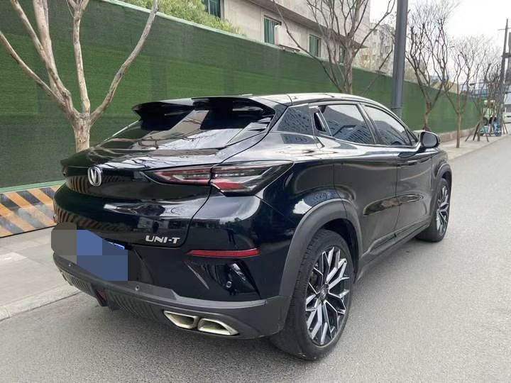 成都22年长安汽车UNI8