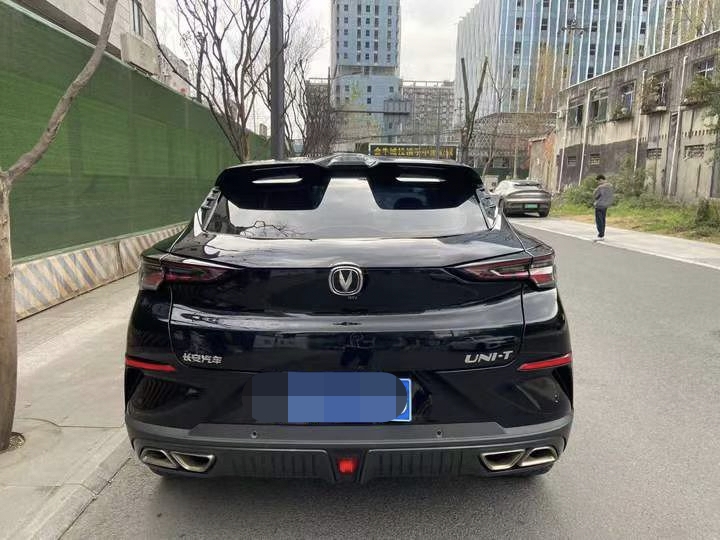 成都22年长安汽车UNI9