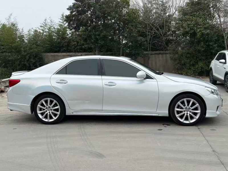 徐州12年丰田锐志4