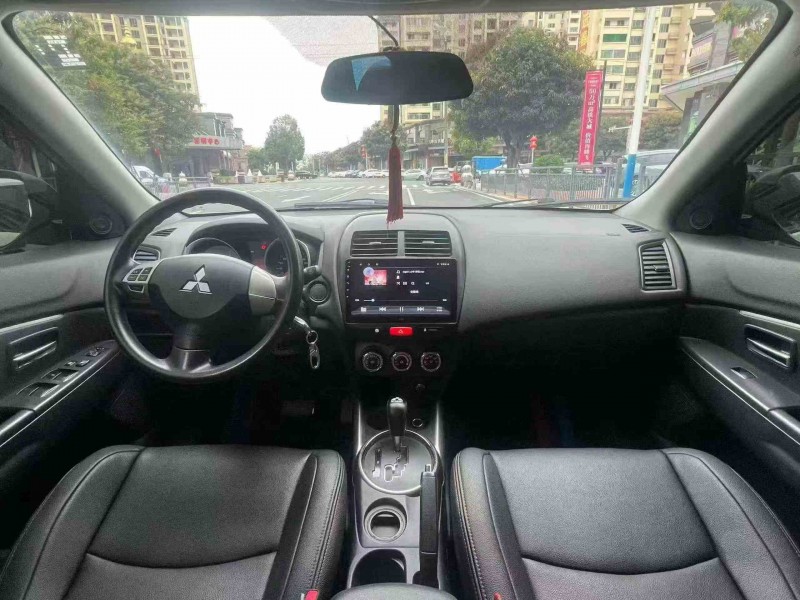 佛山15年三菱勁炫4