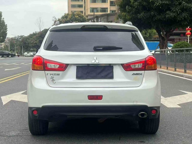 佛山15年三菱勁炫9