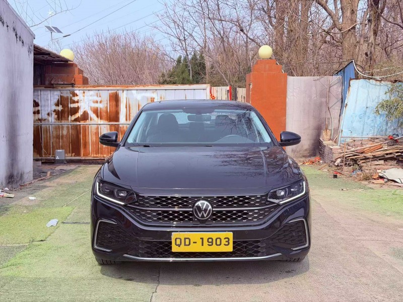 青島22年大眾帕薩特1