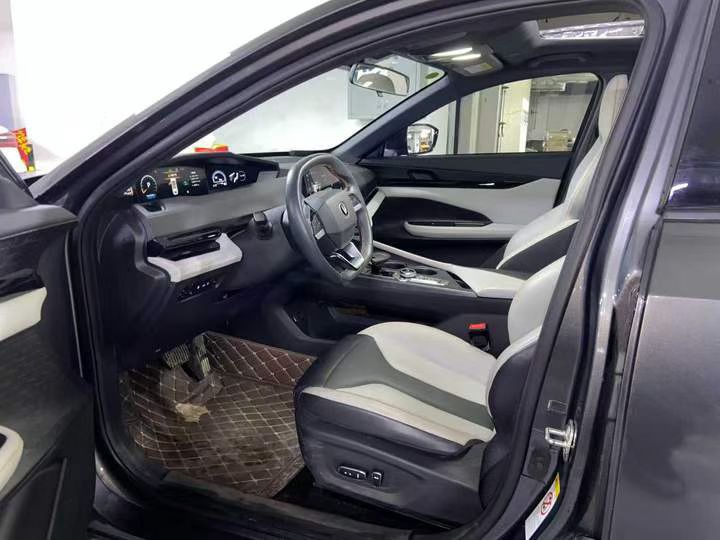 成都24年长安汽车UNI4