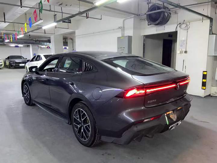 成都24年长安汽车UNI7