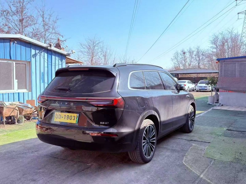 青岛24年华为智选问界4