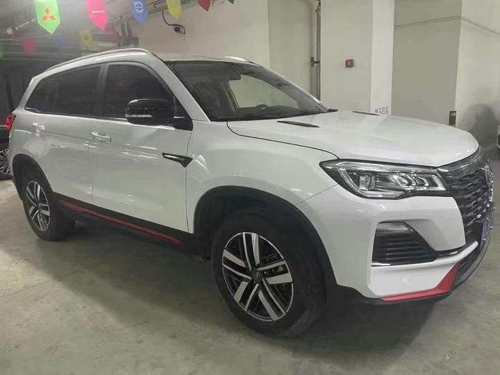 成都23年长安汽车CS752