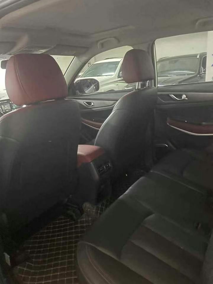 成都23年长安汽车CS755